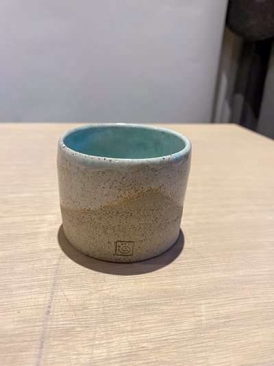 Tasse en céramique artisanale GG228 - Collection Flots - Petites Terres Guebwiller