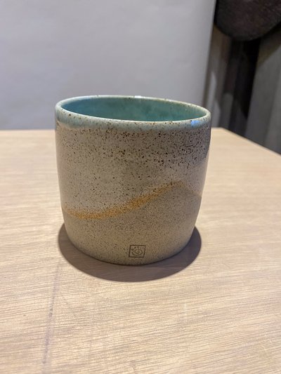 Tasse en céramique artisanale GG229 - Collection Flots - Petites Terres Guebwiller